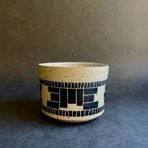 Cache pot sgraffito Walls